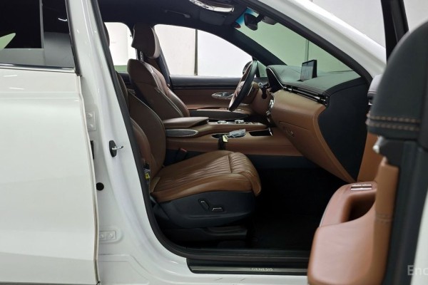 2021 Genesis GV70 с пробегом 49 678 км