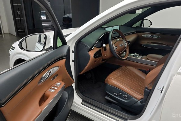 2021 Genesis GV70 с пробегом 49 678 км