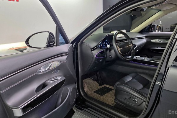 2021 Genesis GV70 с пробегом 64 671 км