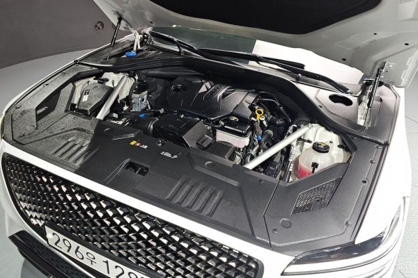 2022 Genesis GV70 с пробегом 74 765 км