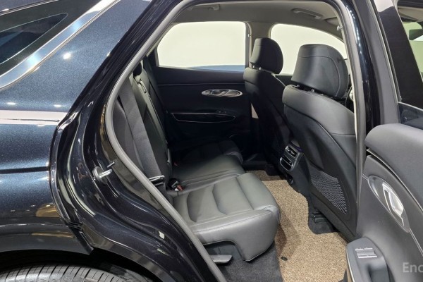 2021 Genesis GV70 с пробегом 64 671 км