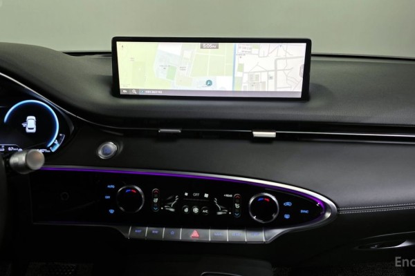 2021 Genesis GV70 с пробегом 64 671 км