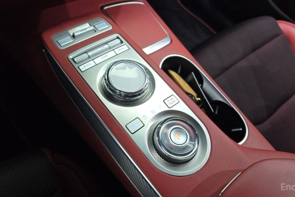 2021 Genesis GV70 с пробегом 63 793 км