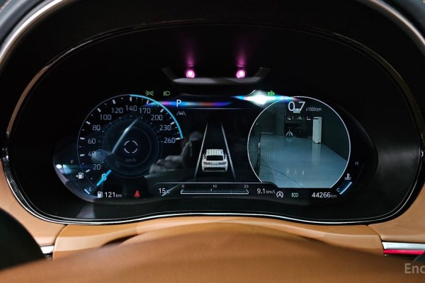 2021 Genesis GV70 с пробегом 44 266 км