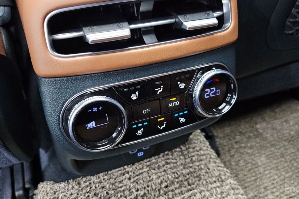 2021 Genesis GV70 с пробегом 44 266 км