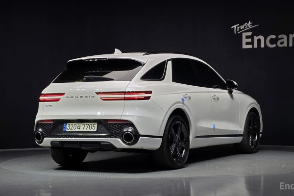 2021 Genesis GV70 с пробегом 105 673 км