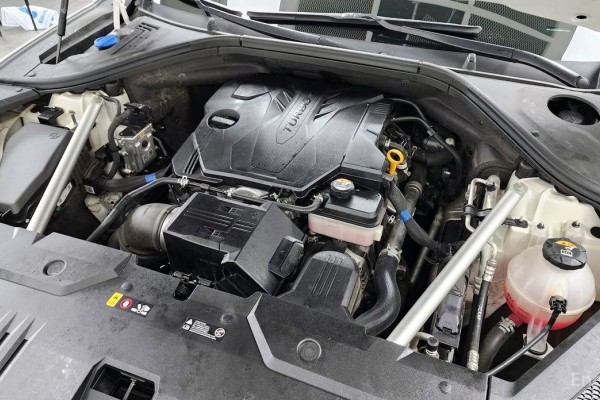 2021 Genesis GV70 с пробегом 105 673 км