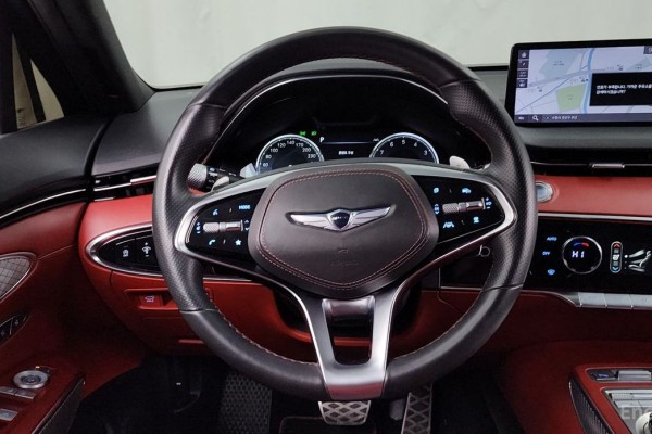 2021 Genesis GV70 с пробегом 105 673 км