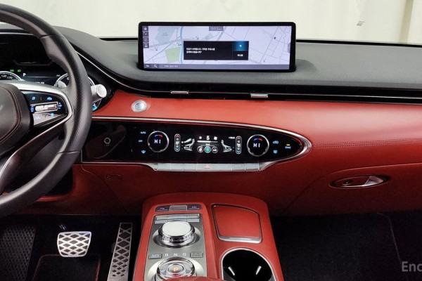 2021 Genesis GV70 с пробегом 105 673 км