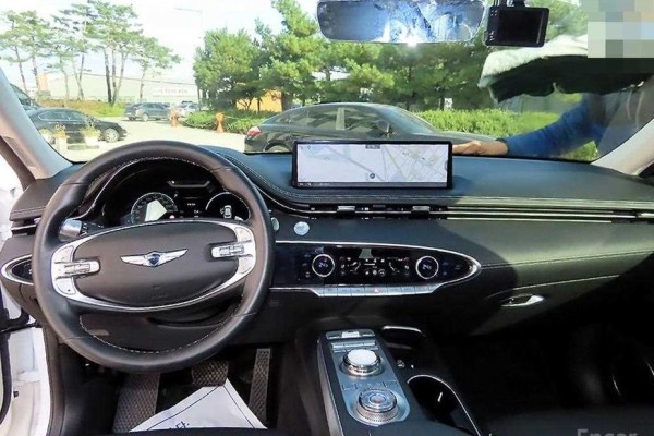 2022 Genesis GV70 с пробегом 56 503 км