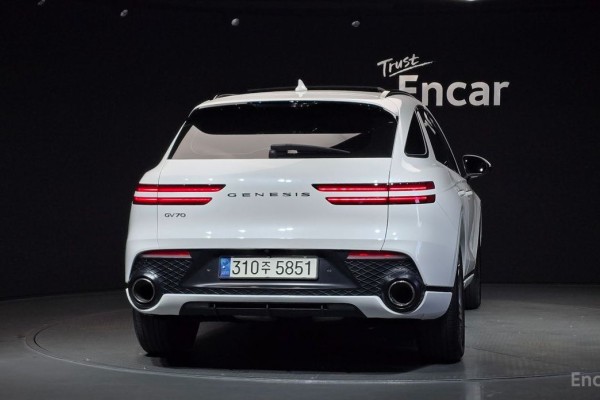 2022 Genesis GV70 с пробегом 63 956 км