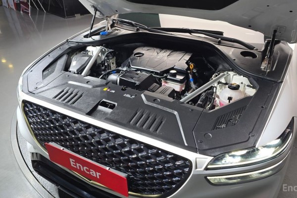 2022 Genesis GV70 с пробегом 63 956 км