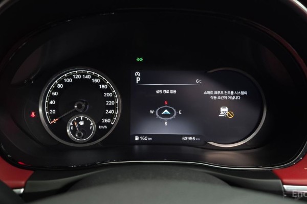 2022 Genesis GV70 с пробегом 63 956 км