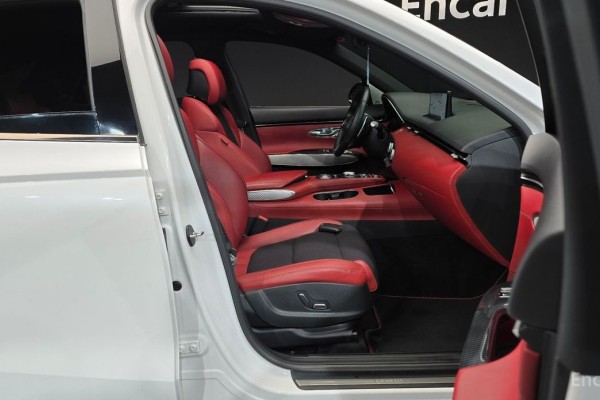 2022 Genesis GV70 с пробегом 63 956 км