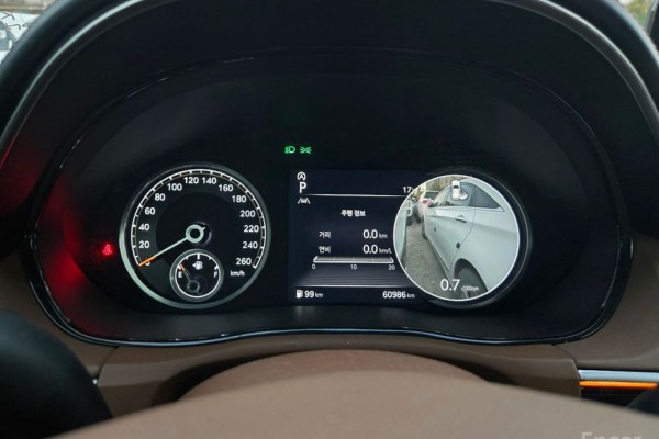 2021 Genesis GV70 с пробегом 60 985 км