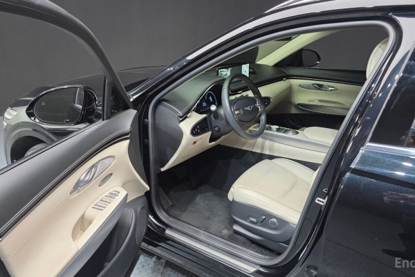 2022 Genesis GV70 с пробегом 63 264 км