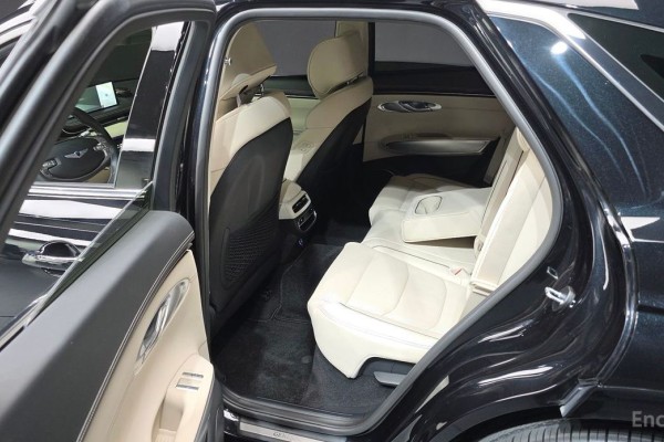 2022 Genesis GV70 с пробегом 63 264 км