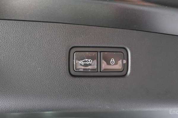 2022 Genesis GV70 с пробегом 63 264 км