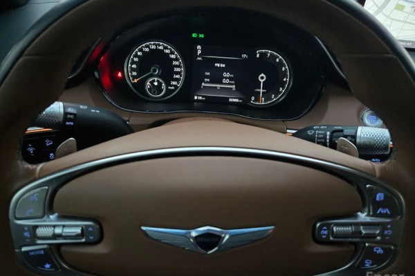 2021 Genesis GV70 с пробегом 60 985 км