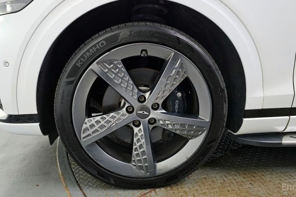 2021 Genesis GV70 с пробегом 113 087 км