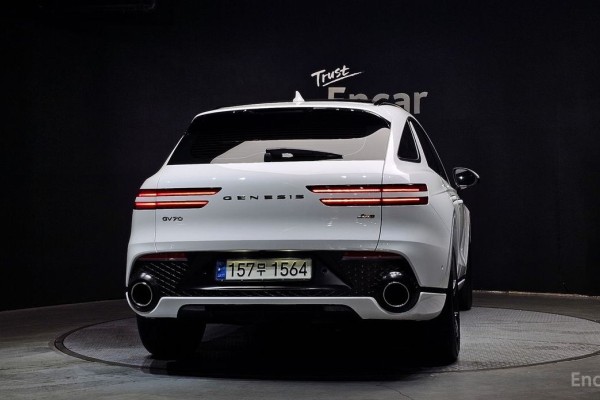 2021 Genesis GV70 с пробегом 46 832 км