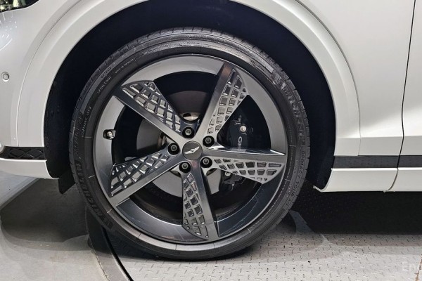 2021 Genesis GV70 с пробегом 46 832 км