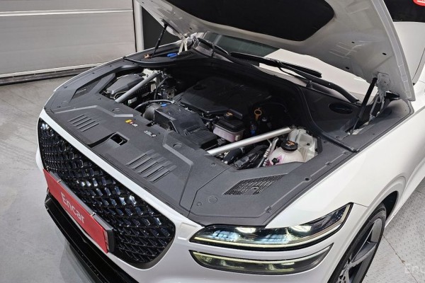 2021 Genesis GV70 с пробегом 46 832 км