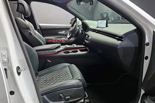 2021 Genesis GV70 с пробегом 46 832 км