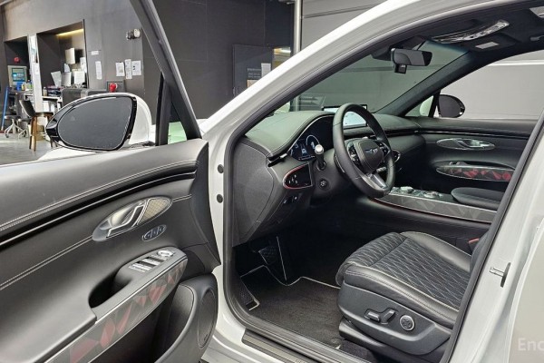 2021 Genesis GV70 с пробегом 46 832 км