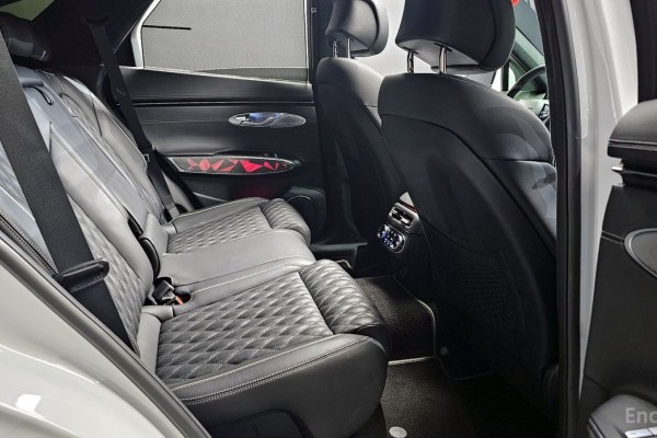 2021 Genesis GV70 с пробегом 46 832 км