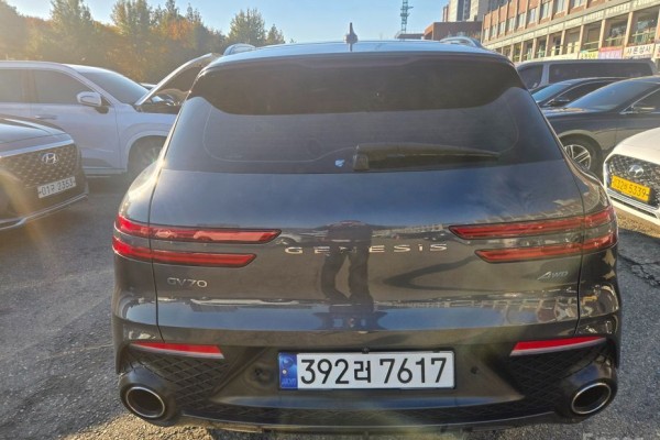 2021 Genesis GV70 с пробегом 90 000 км