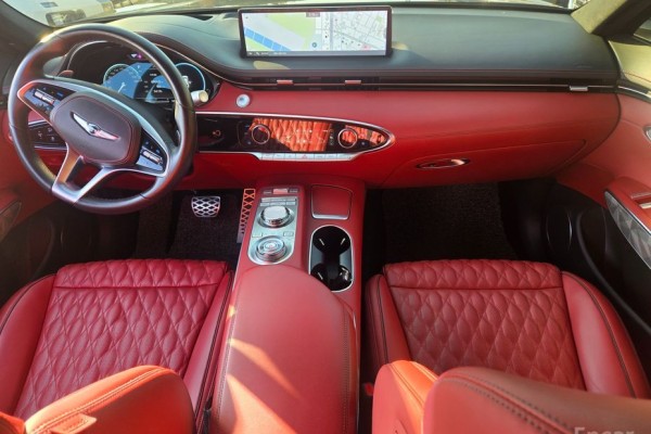 2021 Genesis GV70 с пробегом 90 000 км