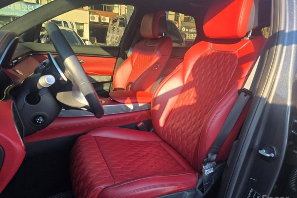 2021 Genesis GV70 с пробегом 90 000 км