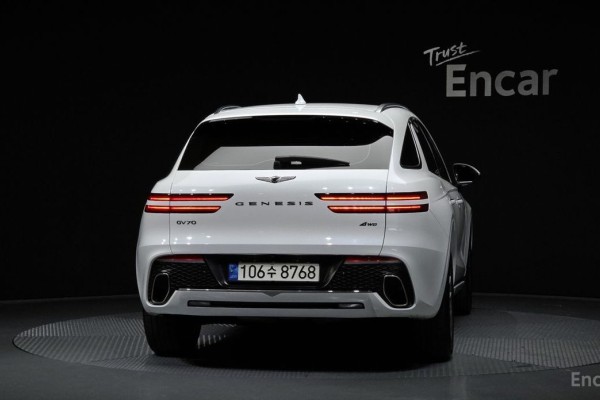 2021 Genesis GV70 с пробегом 48 756 км