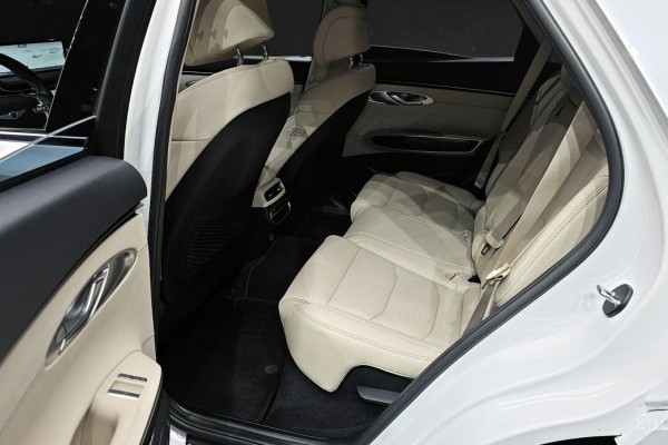 2021 Genesis GV70 с пробегом 48 756 км