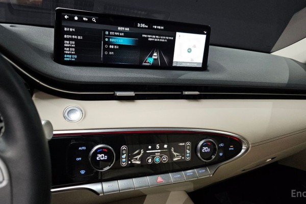 2021 Genesis GV70 с пробегом 48 756 км