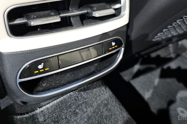 2021 Genesis GV70 с пробегом 48 756 км