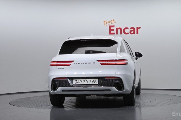 2021 Genesis GV70 с пробегом 52 440 км