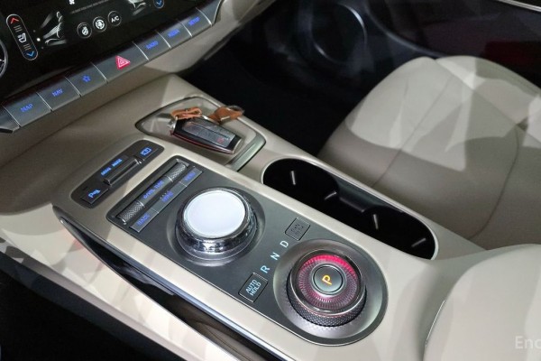 2021 Genesis GV70 с пробегом 52 440 км