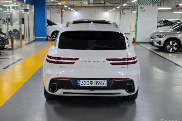 2021 Genesis GV70 с пробегом 56 353 км