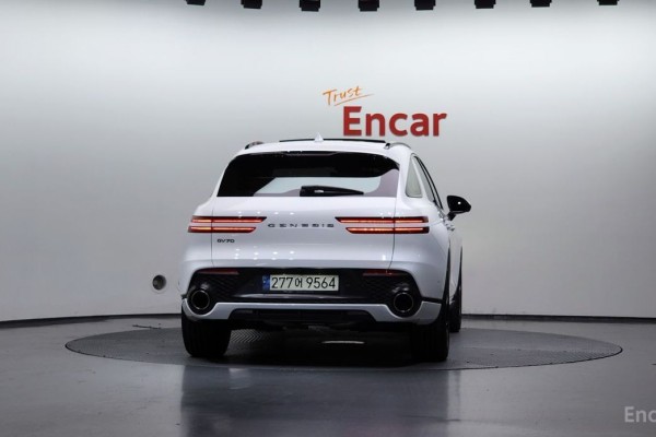 2021 Genesis GV70 с пробегом 48 284 км
