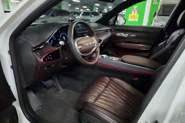 2021 Genesis GV70 с пробегом 56 353 км