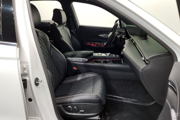 2021 Genesis GV70 с пробегом 48 284 км