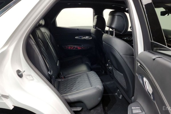 2021 Genesis GV70 с пробегом 48 284 км