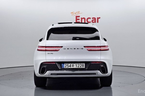 2021 Genesis GV70 с пробегом 53 940 км