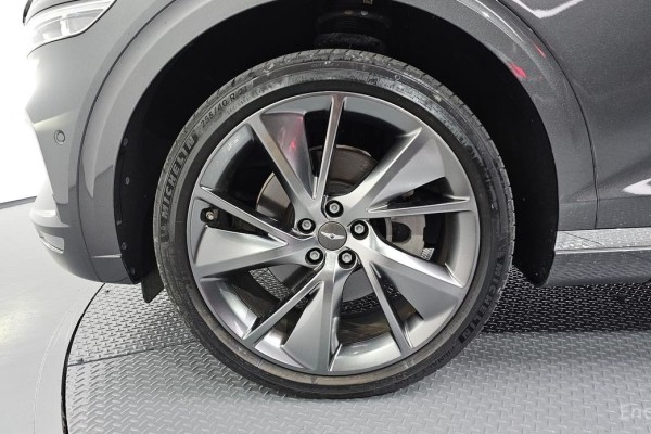 2021 Genesis GV70 с пробегом 80 674 км