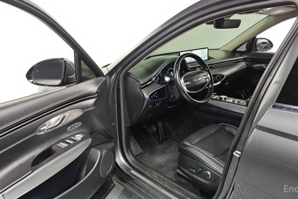 2021 Genesis GV70 с пробегом 80 674 км