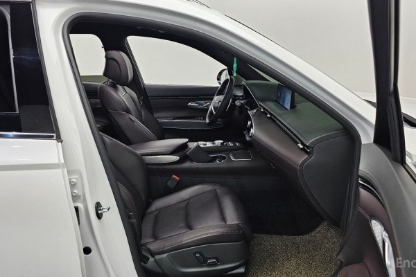 2021 Genesis GV70 с пробегом 53 940 км