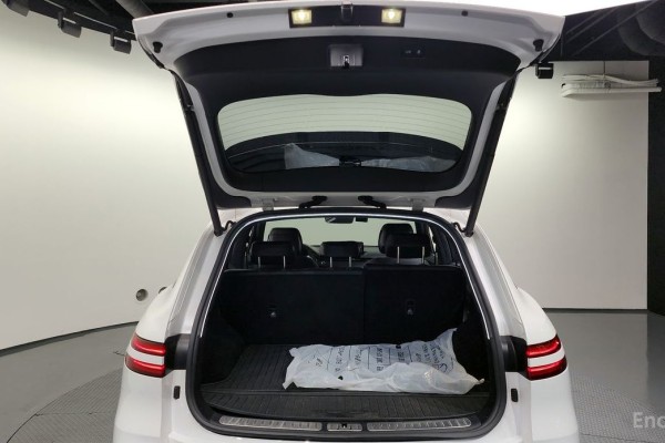 2021 Genesis GV70 с пробегом 48 284 км