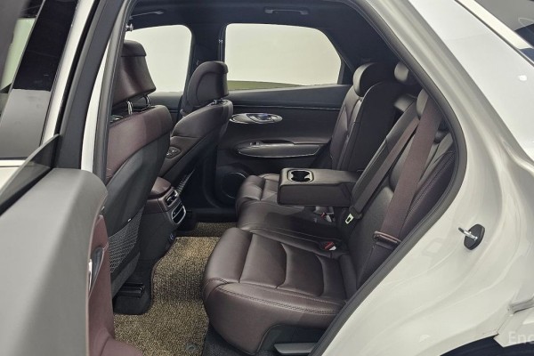 2021 Genesis GV70 с пробегом 53 940 км